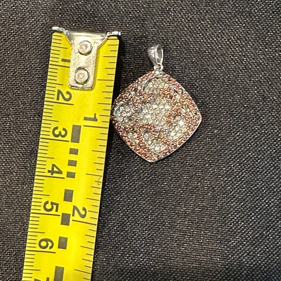 Cluster Mocha & White Cubic Zirconia Silver Pendant - Picture 11 of 11